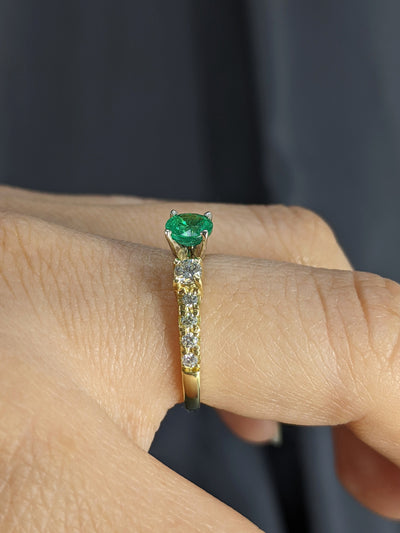 5MM Round Cut Natural Green Emerald & 0.58 Ct. Tw. Diamond Ring