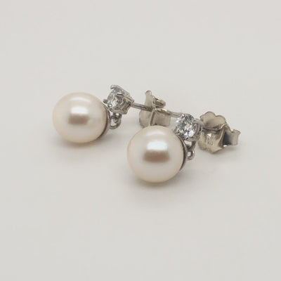 0.10 Ct. Tw. Diamond Earrings with 2 x 5mm Pearls